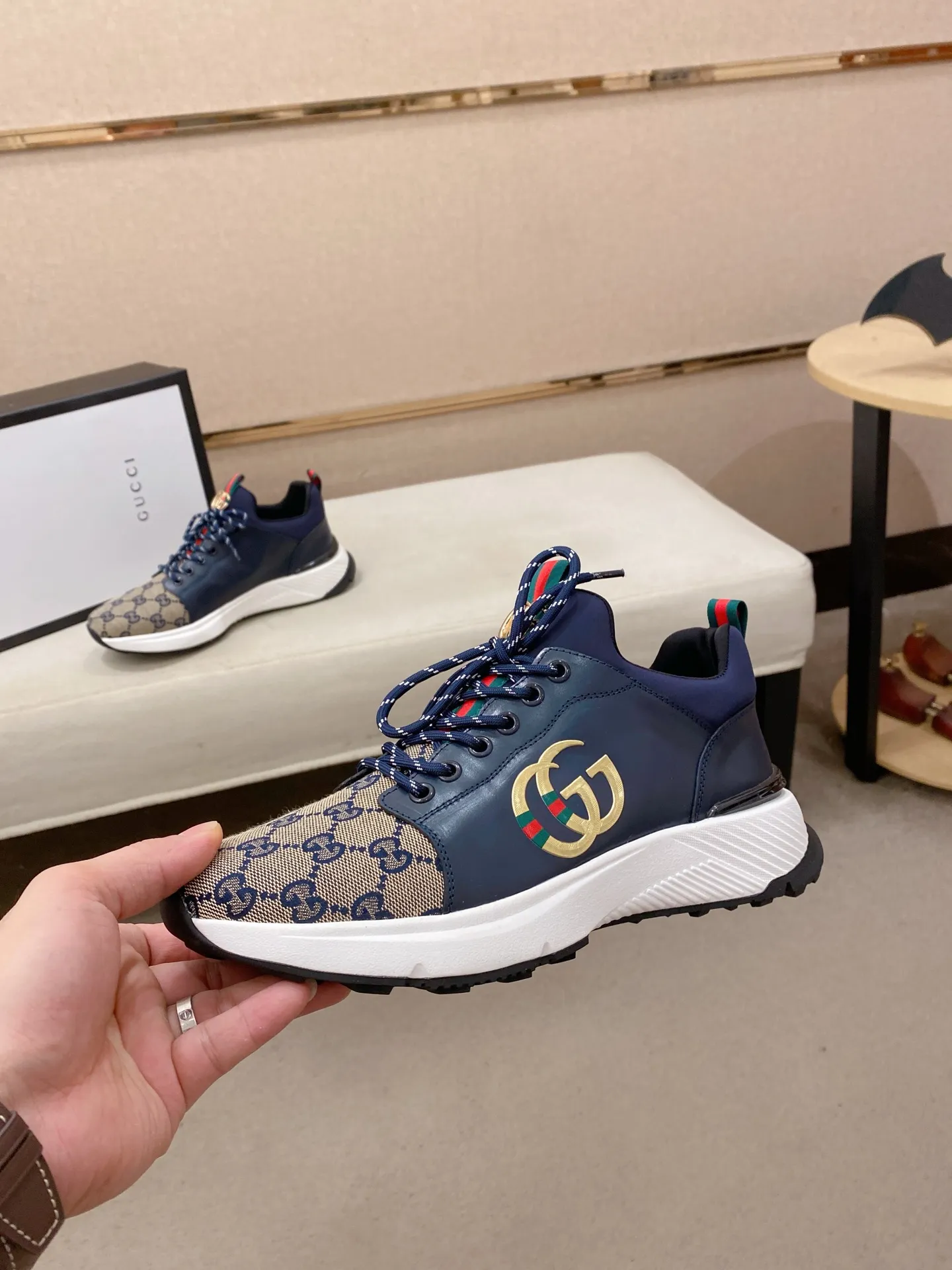 Men's clothing and shoes💰:462💰 (GUCCI) The latest model from the official website🎁🎁Casual and fashionable men's shoes👟, hot style💥The version is simple and elegant, exclusive for trendy men. The unique latest brand elements from the official website👑Original Gucci decoration, fashionable and generous, the fabric is original cowhide ✅Mesh breathable lining, the official website specifies wear-resistant casual outsole, the classic model is taken in kind at the counter🎬38-44 (can be customized for 45 non-refundable)